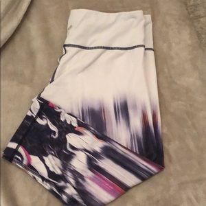Lululemon tie dye cropped pants